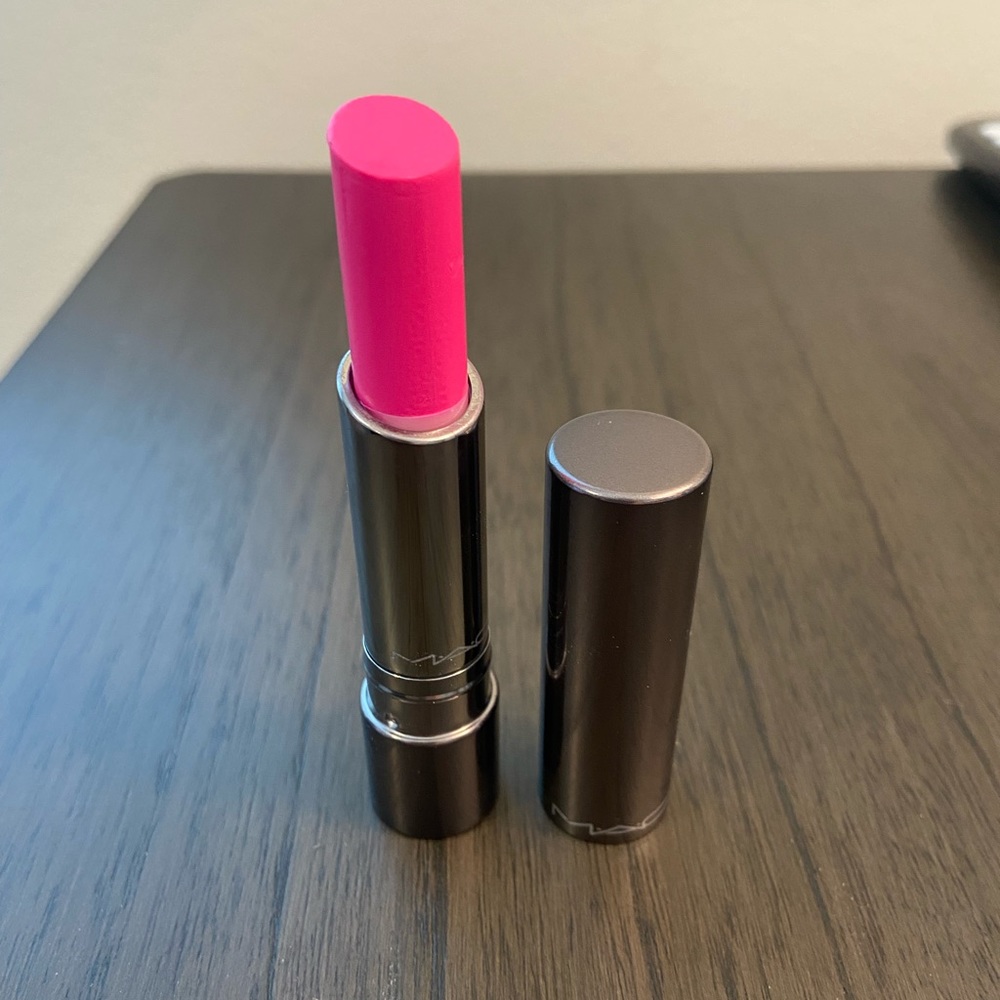 MAC Cosmetics Huggable Color lipstick